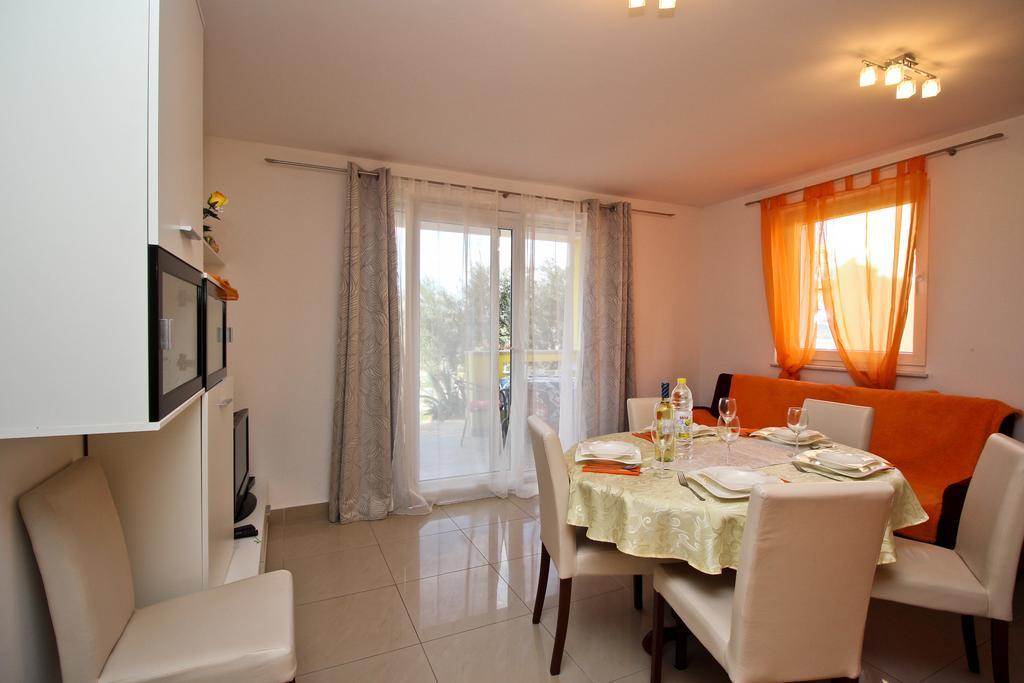 Apartments Koritnik Punat Ruang foto